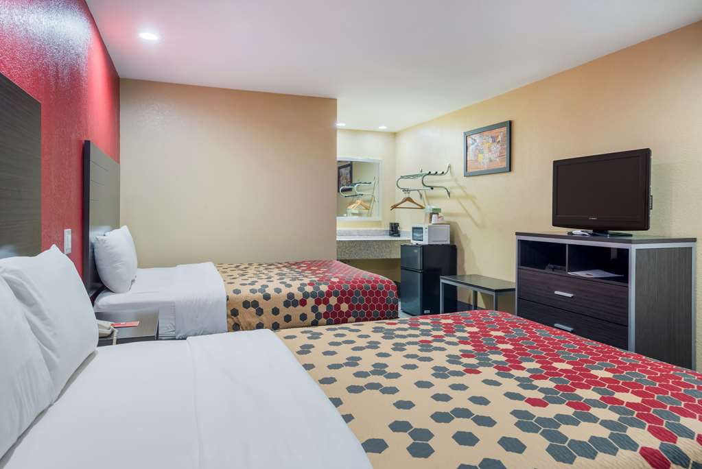 Econo Lodge Lake Charles University Area - photo 8