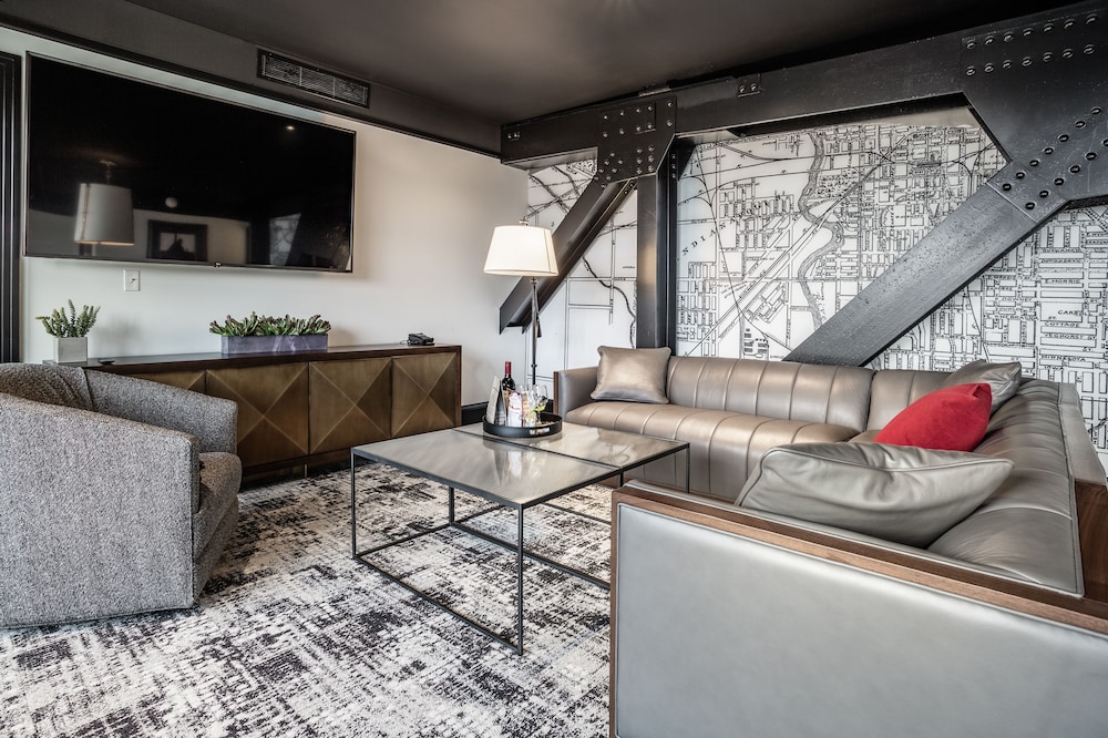 Bottleworks Hotel - photo 35