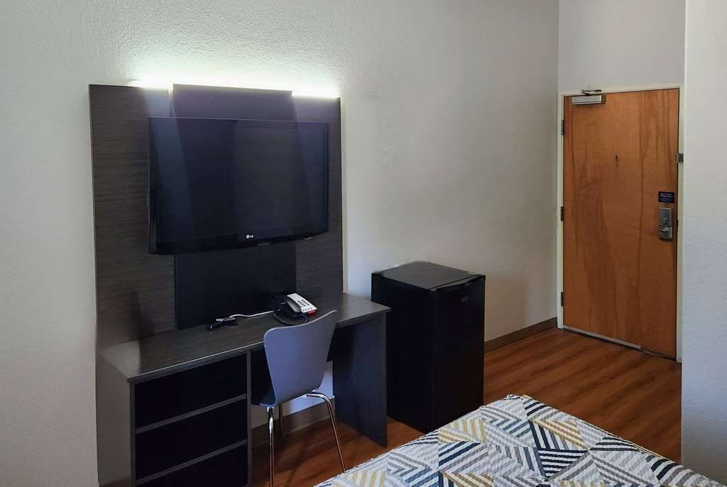 Baymont by Wyndham San Antonio Airport - photo 13