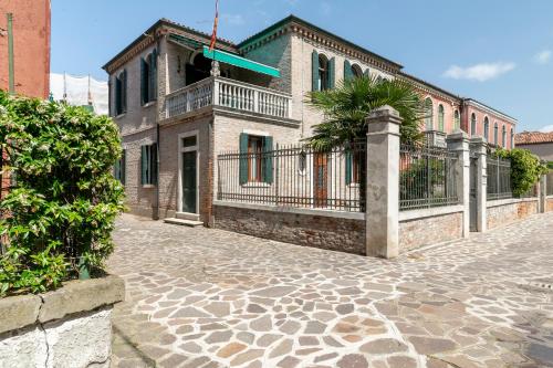 Ca' Bernardo — 4-Star Luxury Hotel in Murano, Italy