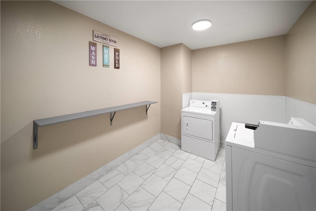 La Quinta Inn & Suites by Wyndham Houston Stafford Sugarland - photo 27