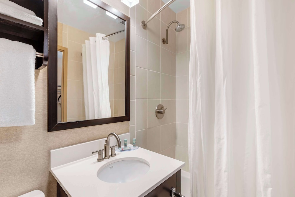 Hotel Watertown - photo 17