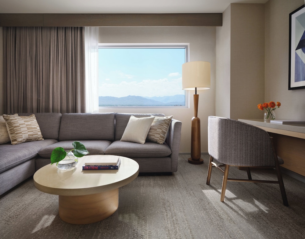 Kimpton Hotel Palomar Phoenix Cityscape by IHG - photo 32