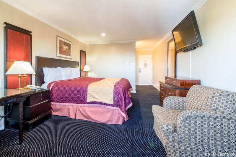 Rodeway Inn Signal Hill - photo 26