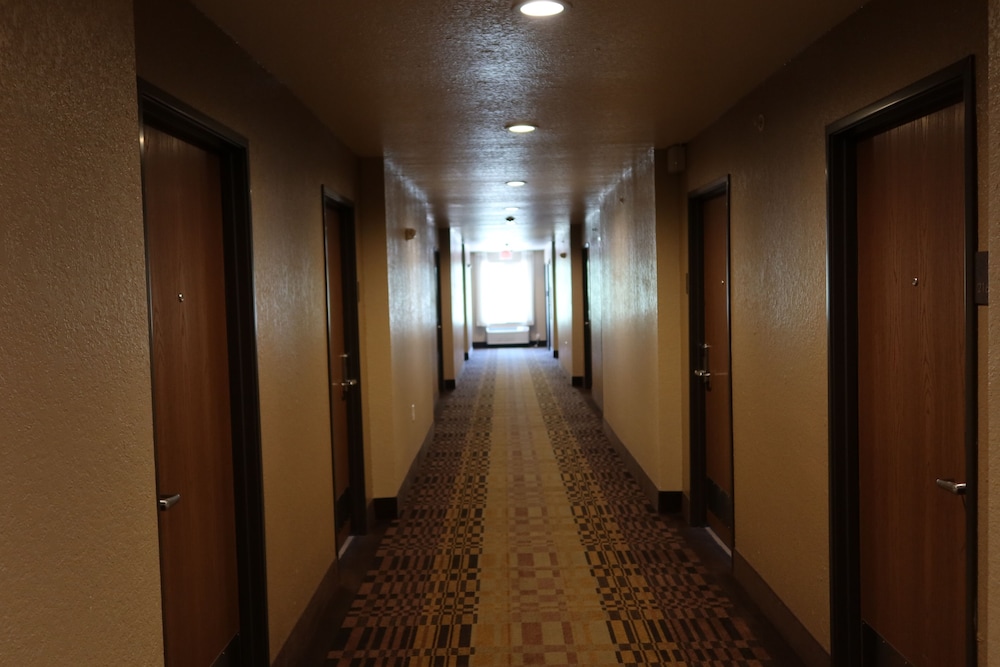 West Worth Inn and Suites - photo 35