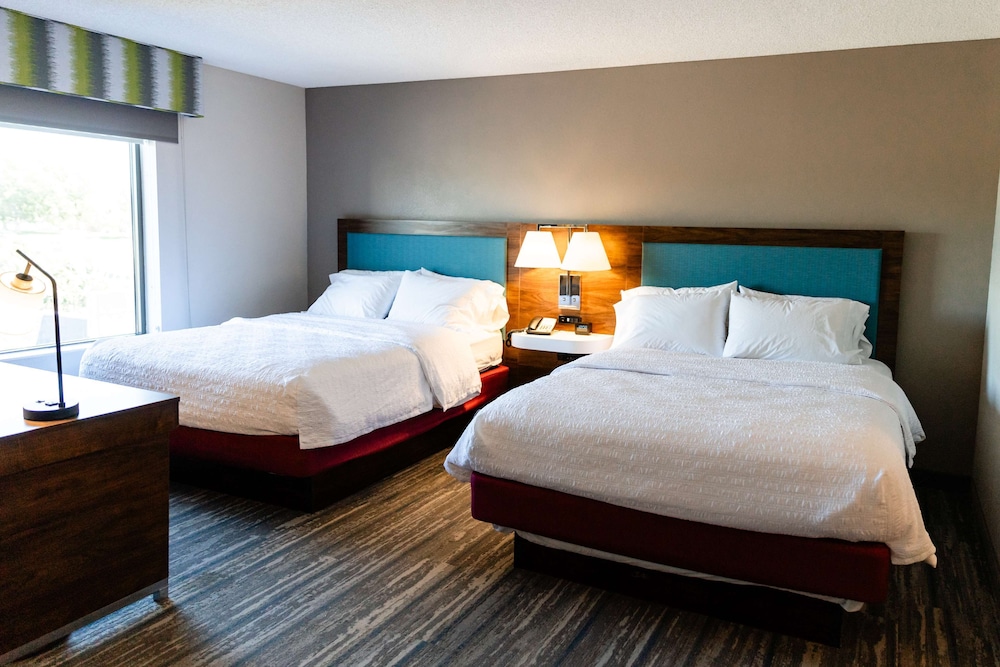 Hampton Inn & Suites Scottsbluff Conference Center - photo 21