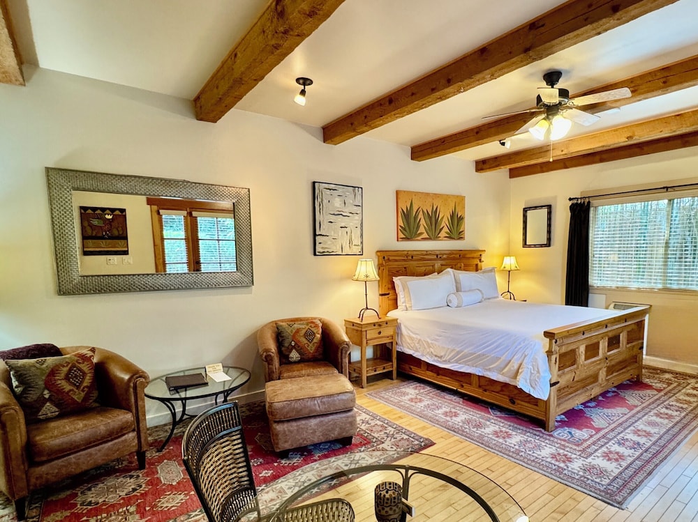 Blue Iguana Inn - photo 26
