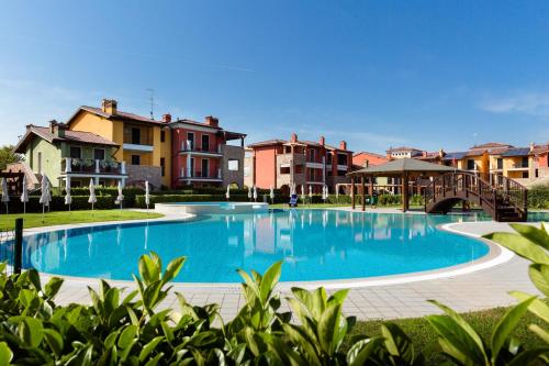 Lucy — 4-Star Luxury Hotel in Sirmione, Italy