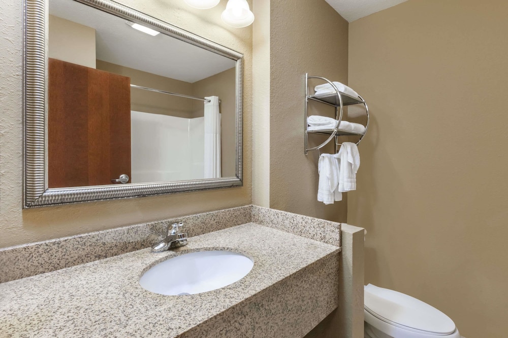 Days Inn by Wyndham Central City - photo 16