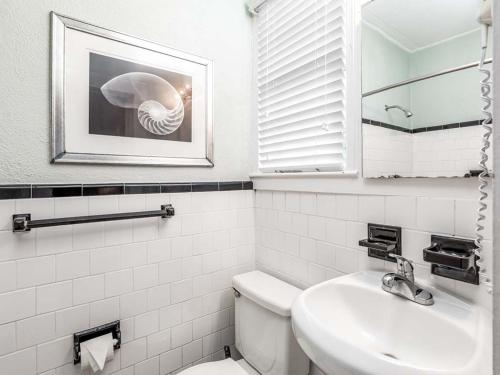 Beach Bum Inn - photo 45