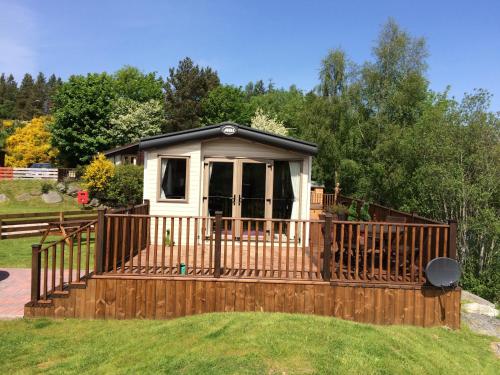 Riverbank Lodge — 4-Star Luxury Hotel in Aviemore, United Kingdom