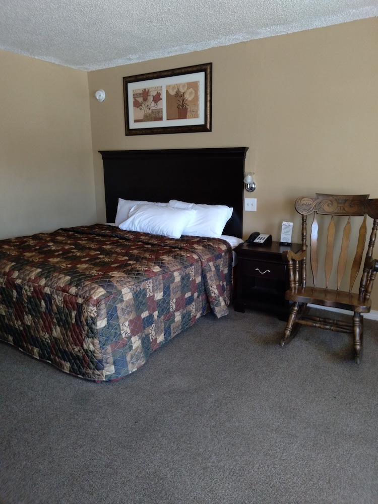 Budget Lodge of Mount Dora - photo 32