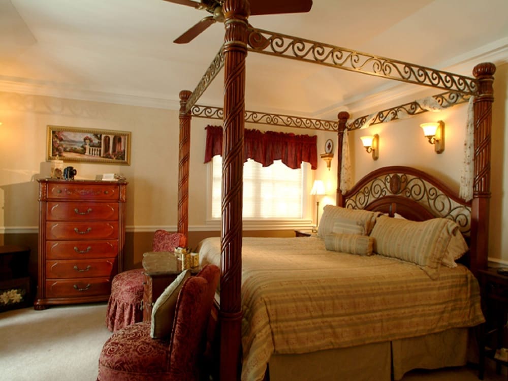 Boathouse Waterfront Lodging - photo 6