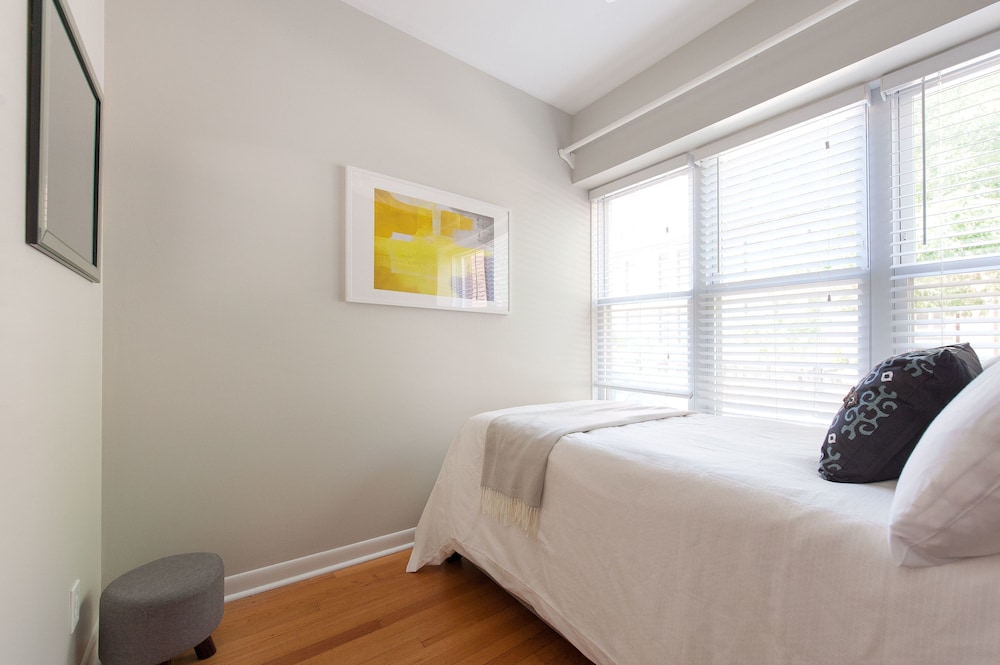 Sophisticated 4BR in Lincoln Park by Sonder - photo 16
