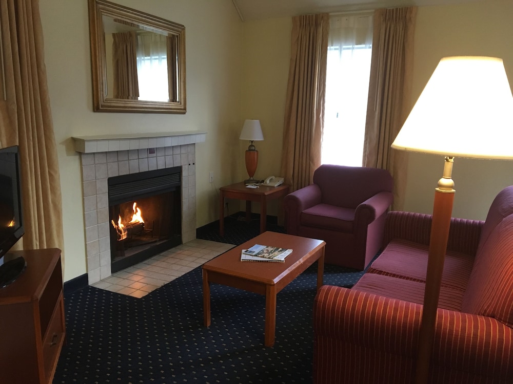 Affordable Suites of America Grand Rapids - photo 9