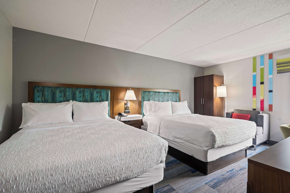 Hampton Inn Ridgefield Park - photo 18