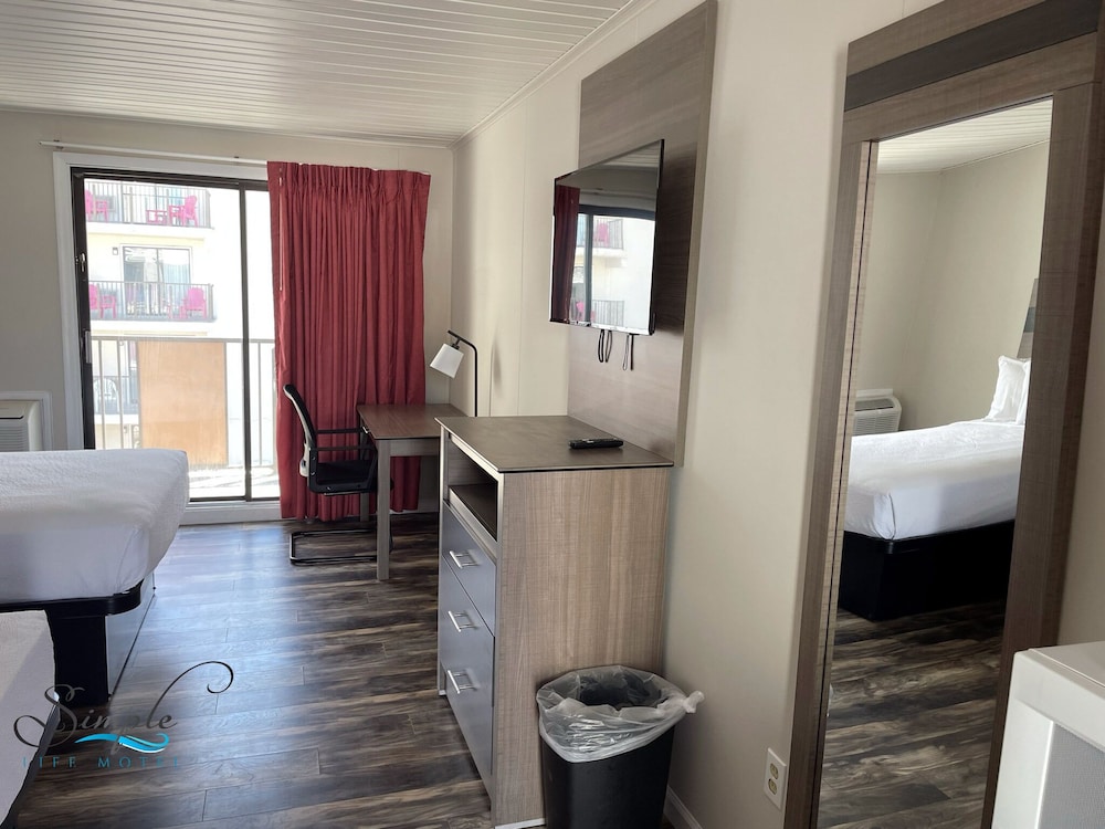 Simple Life Motel - photo 7