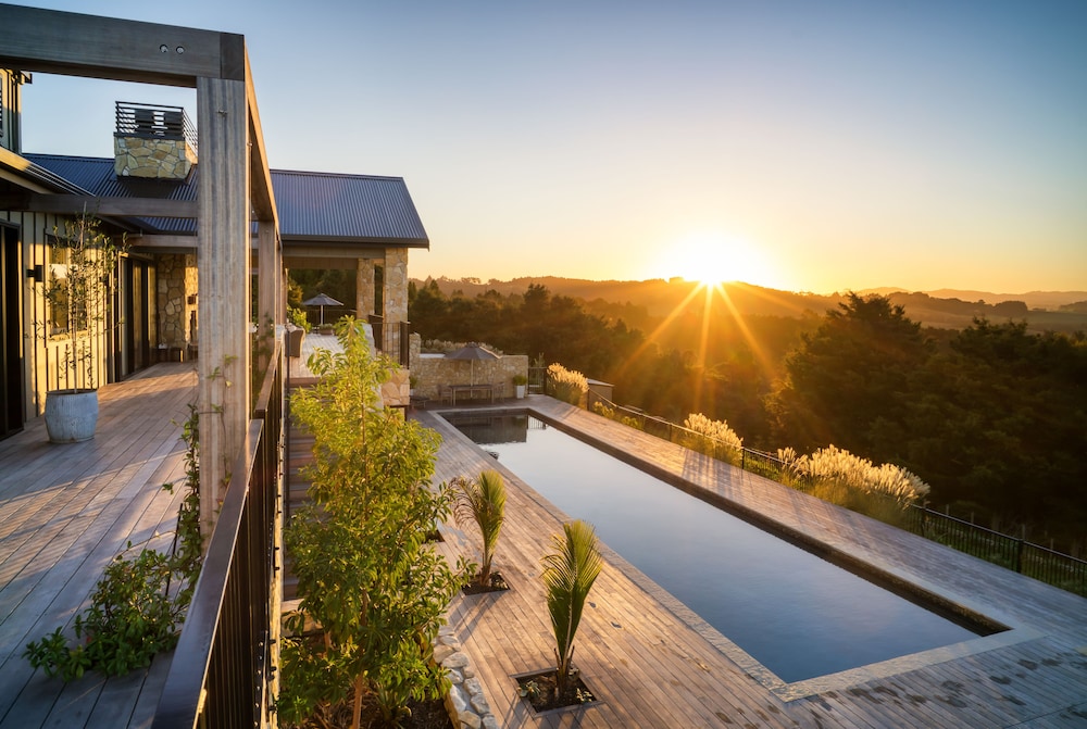 Te Arai Lodge — 4-Star Luxury Hotel in Auckland, New Zealand