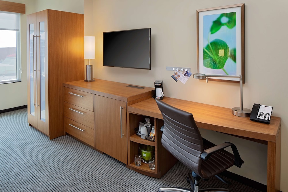Hyatt Place Glendale Los Angeles - photo 16