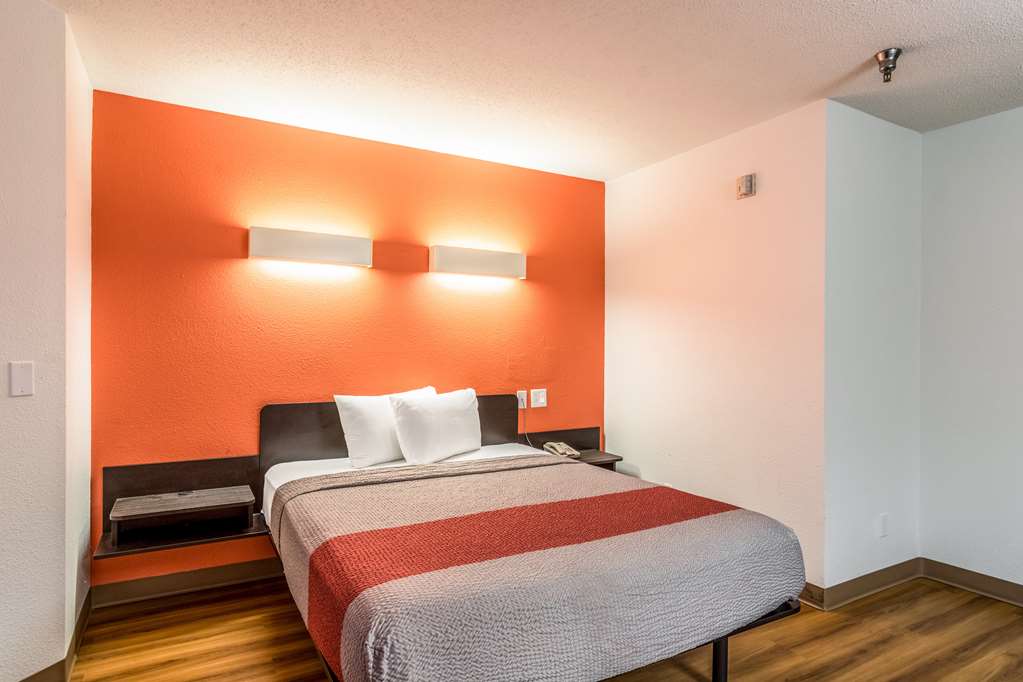 Motel 6 Harvey IL - photo 9