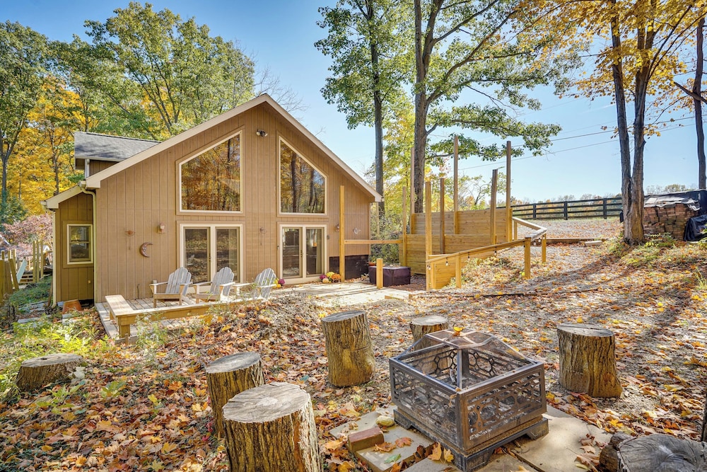 Delaware ‘wooded River Retreat’ w Views & More in Delaware, United States