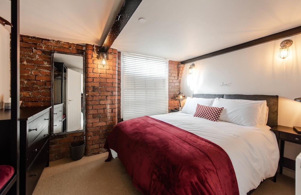 Home At The Mill 1 — 4-Star Luxury Hotel in Stockport, United Kingdom