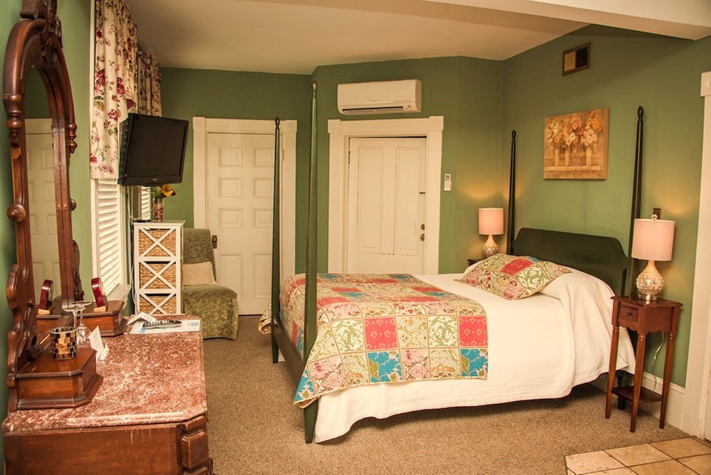 Vandiver Inn - photo 6