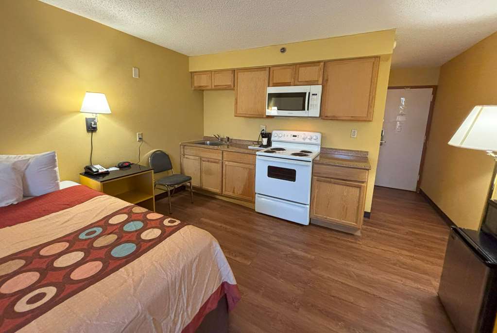 Super 8 by Wyndham O'Fallon - photo 27