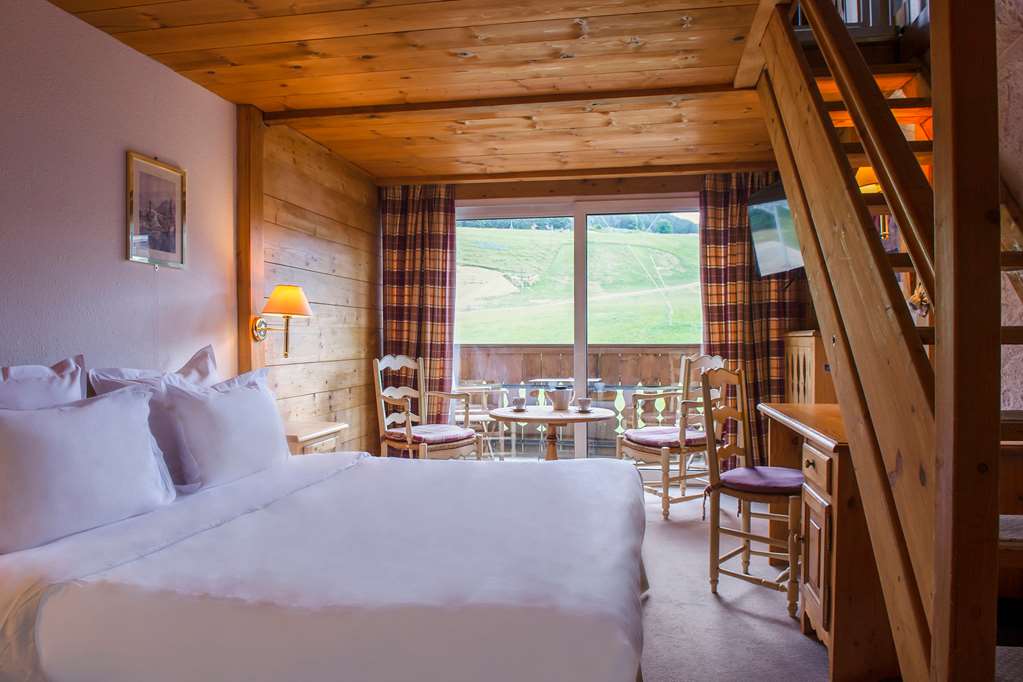 Chalet Hotel La Marmotte La Tapiaz & SPA The Originals Relais in Les Gets, France