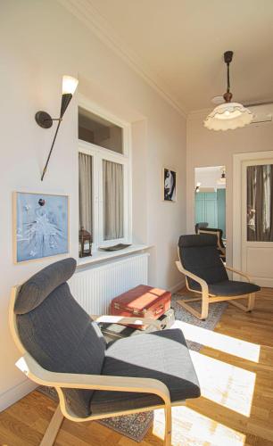 Charming 1BR Apartment with Balcony By Wehost