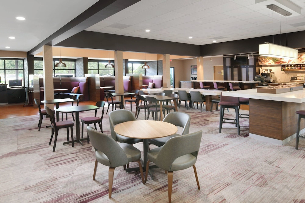 Courtyard By Marriott Dallas DFW Airport North Irving - photo 3