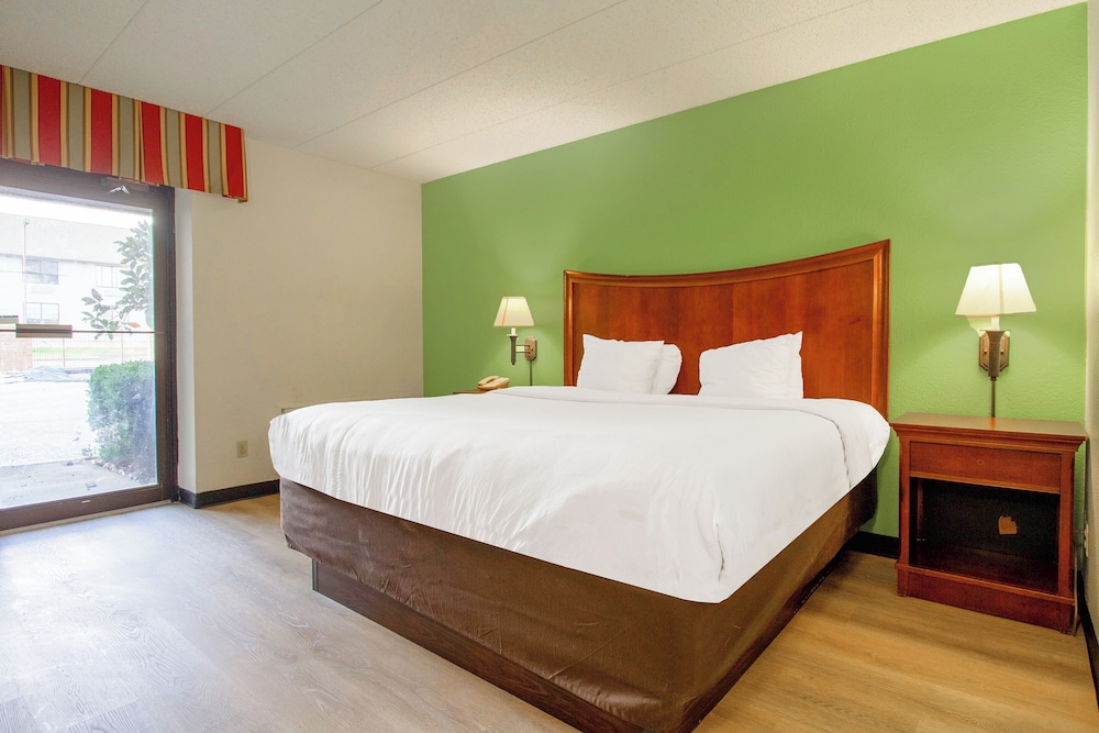 Tulsa Square Hotel Central I 44 By OYO - photo 32