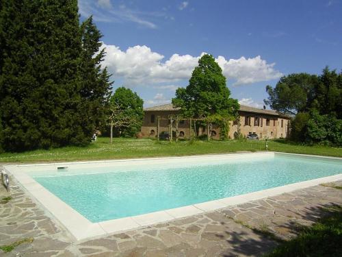 Villa Siena Bio Agriturismo private pool — 4-Star Luxury Hotel in Sovicille, Italy