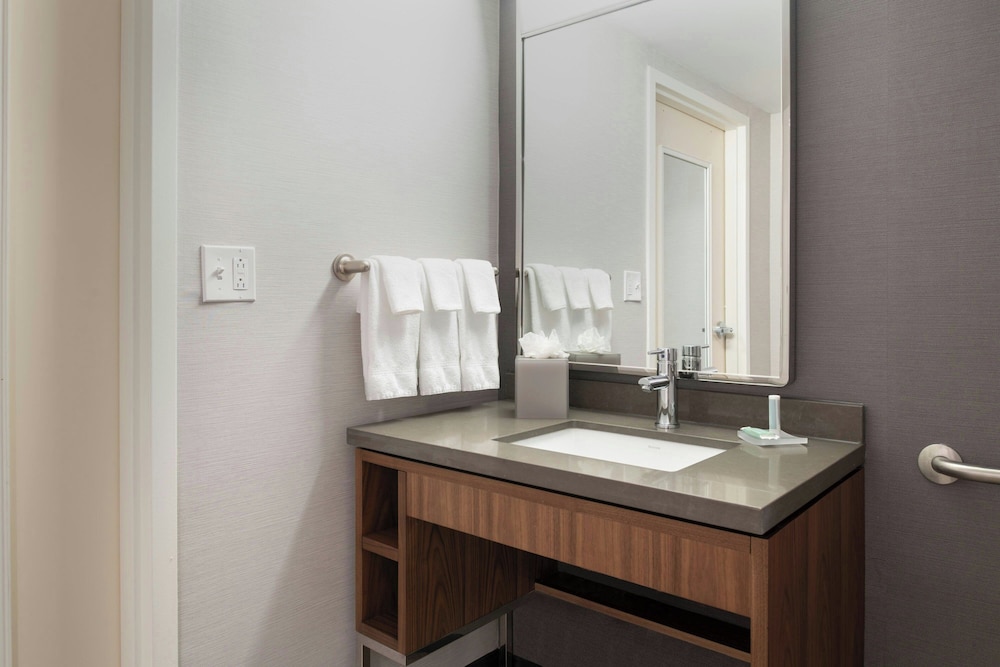 Courtyard by Marriott Providence Lincoln - photo 12