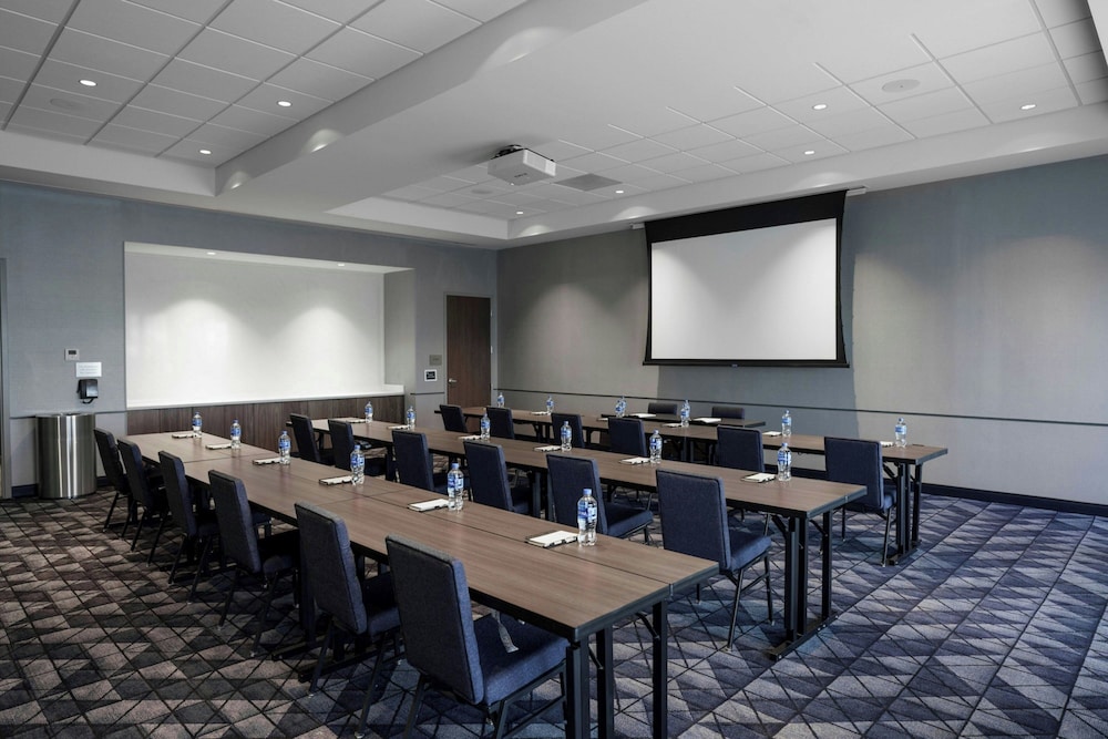 Courtyard by Marriott Indianapolis Fishers - photo 47