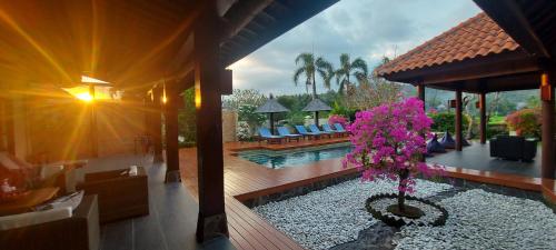 Bale Solah Lombok Holiday Resort — 5-Star Luxury Hotel in Senggigi, Indonesia