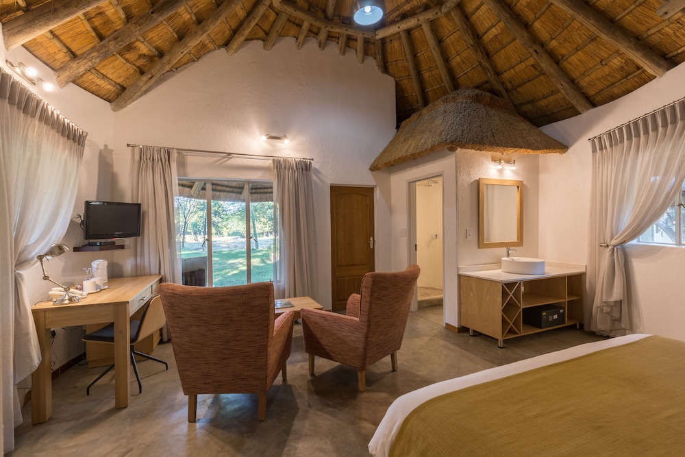 Sefapane Lodge and Safaris — 4-Star Luxury Hotel in Phalaborwa, South Africa