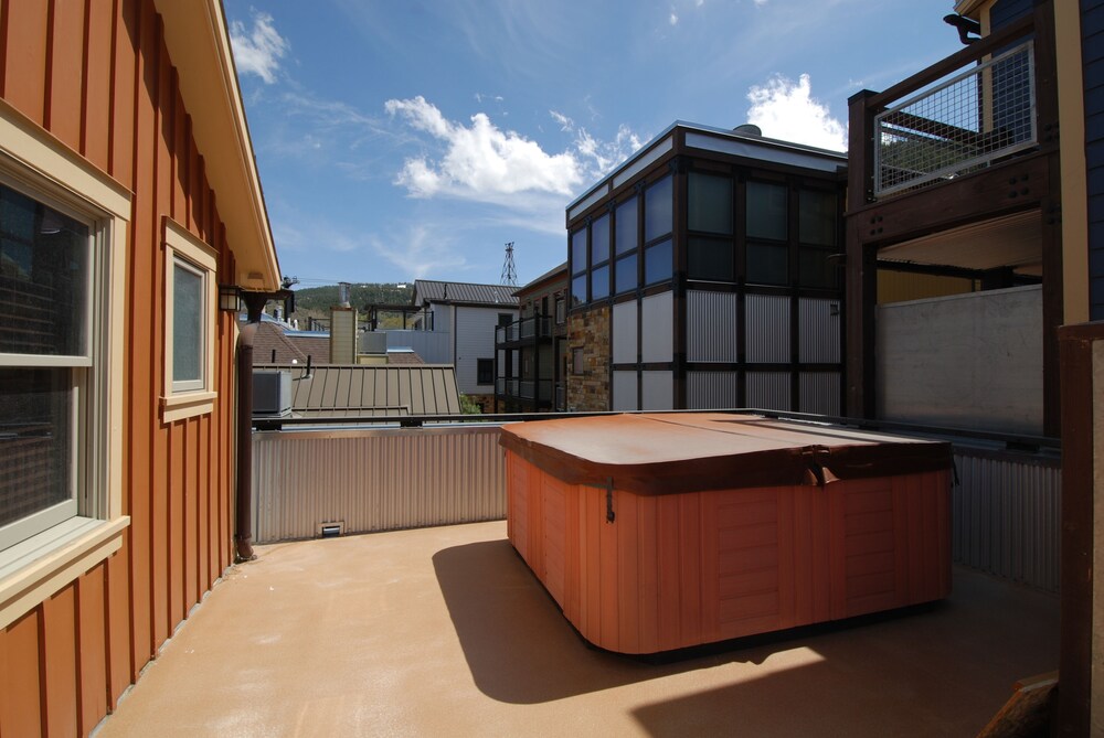 Abode at Parkwood Place - photo 6