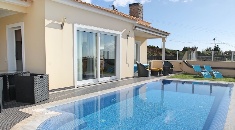 Tranquil villa with pool in Calheta ArcoView — 4-Star Luxury Hotel in Calheta, Portugal