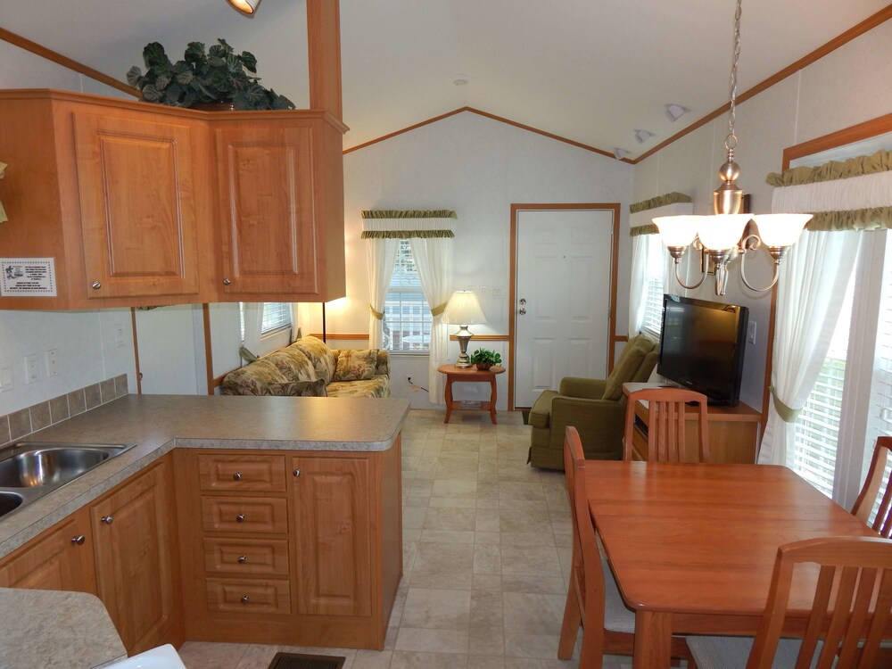 Road Runner Travel Resort Caravan Park - photo 23