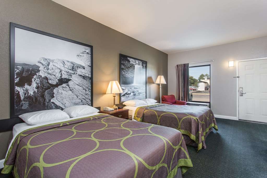 Super 8 by Wyndham Petersburg - photo 6
