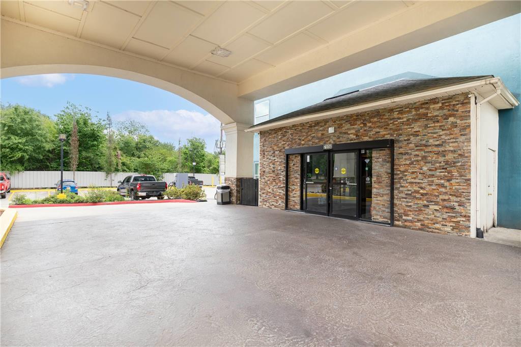 Wingate by Wyndham Humble Houston Intercontinental Airport - photo 3