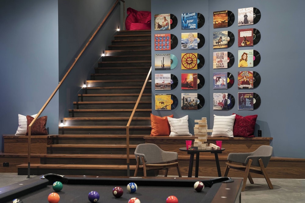 Moxy Nashville Vanderbilt Area - photo 2