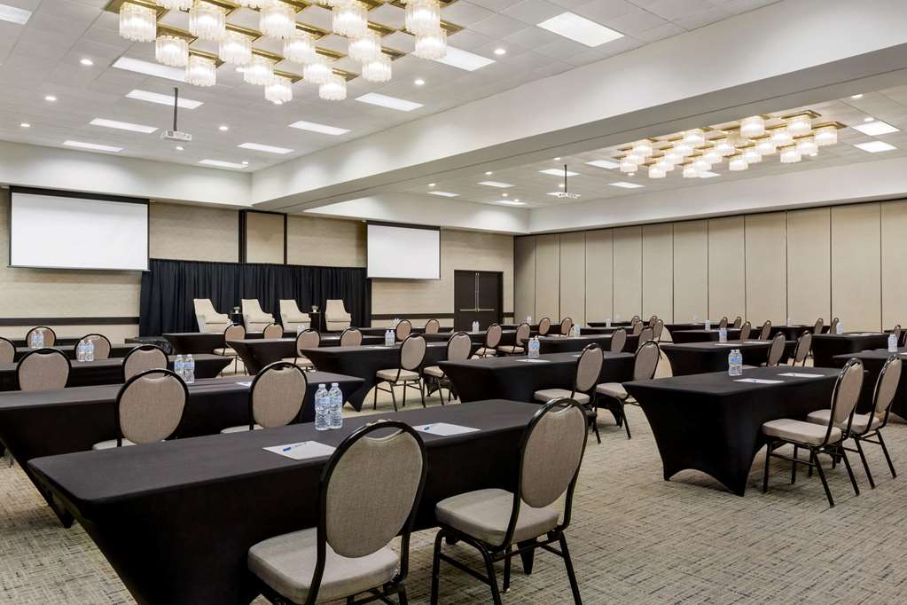 Wyndham Fort Smith City Center - photo 39