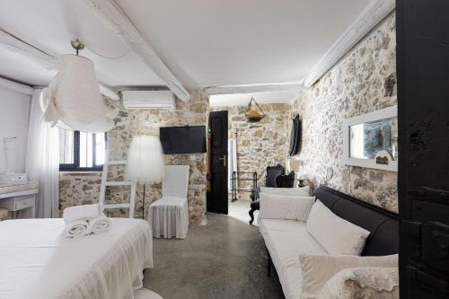 Antonia’s stonebuilt mansion with a private pool in Rethymno, Greece