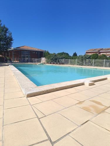 La Cigale d'Avignon — hotel in Saint-Saturnin-Les-Avignon