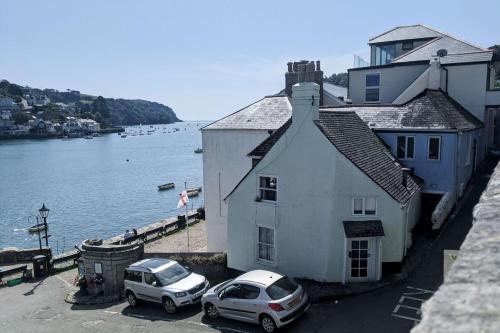 Gulls Nest Bijou Bolt Hole in Dartmouth, United Kingdom