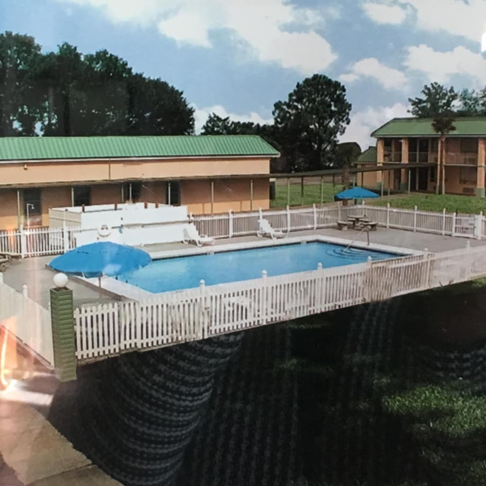 Garden Inn & Suites - photo 9