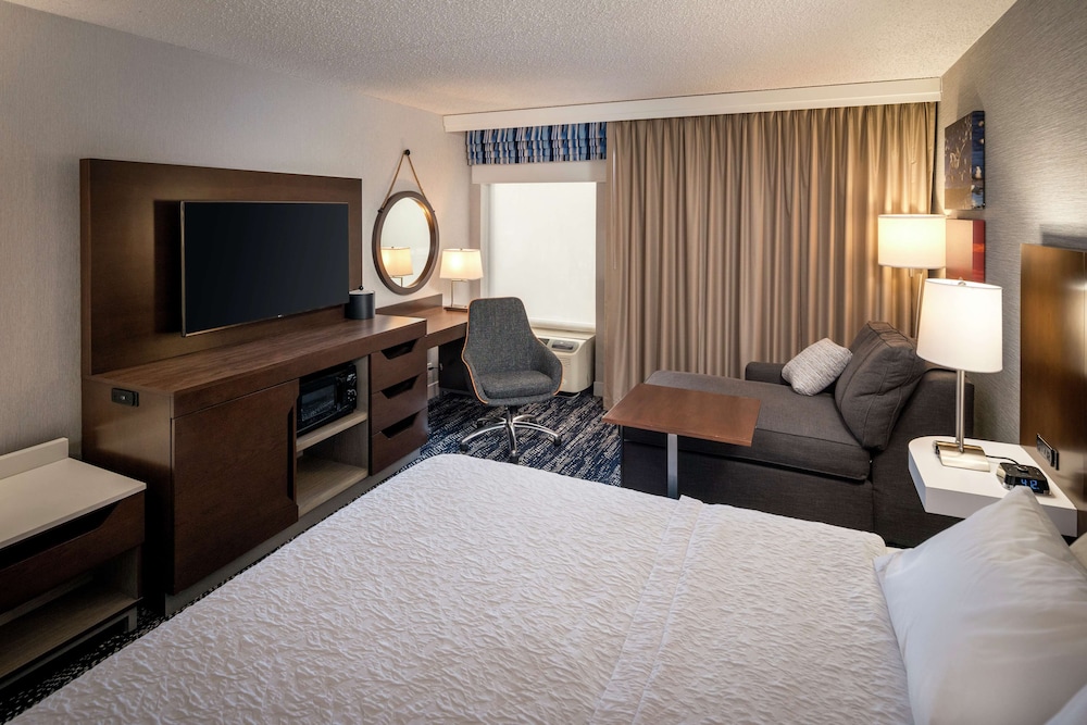 Hampton Inn Long Island Commack - photo 11