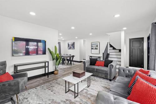 Roomy Retreat Family & Friends 2 King Bed Game Room — hotel in Chesterton